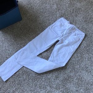WHITE JEANS